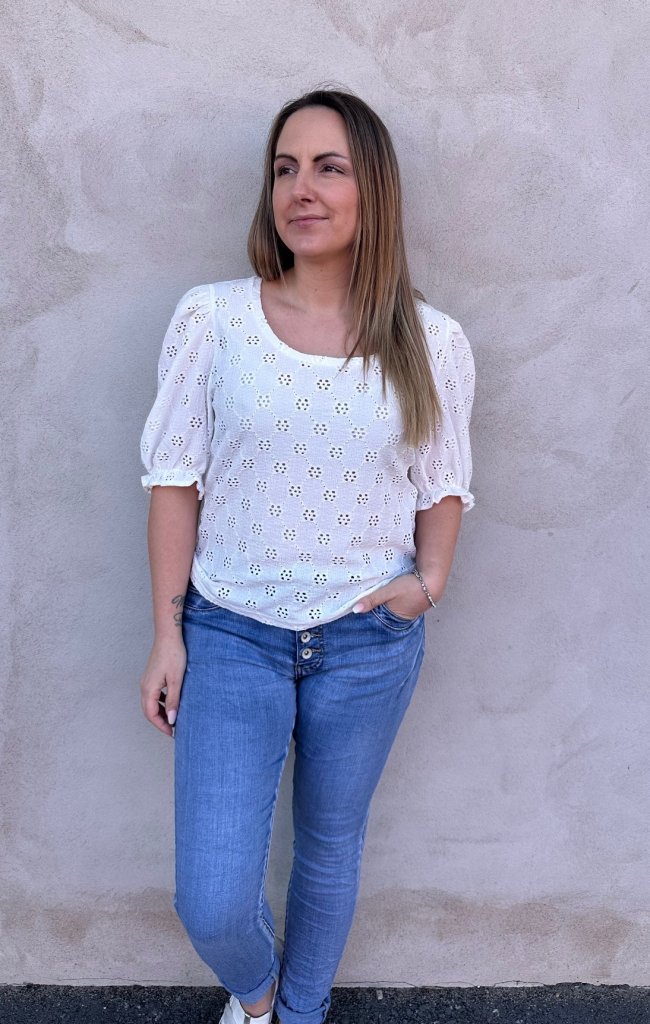 Dolores- Topp- Blommor- Creme- Nyhet