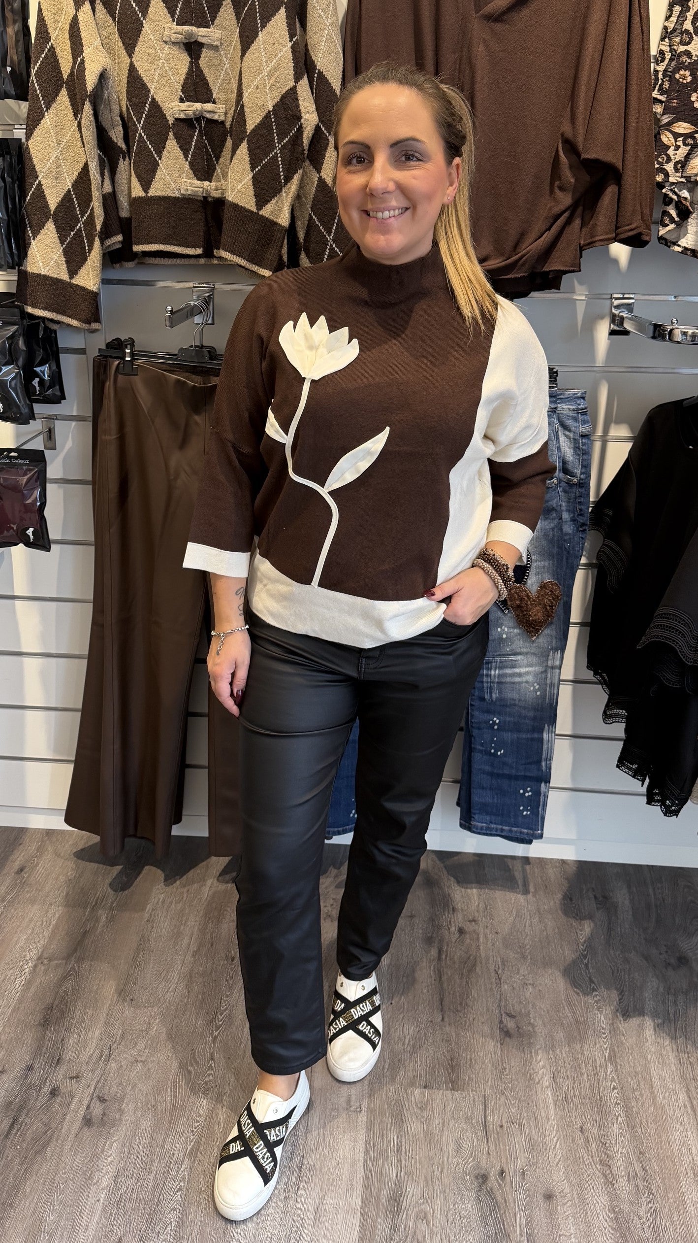 Elena Ponchotröja Blomma Choco