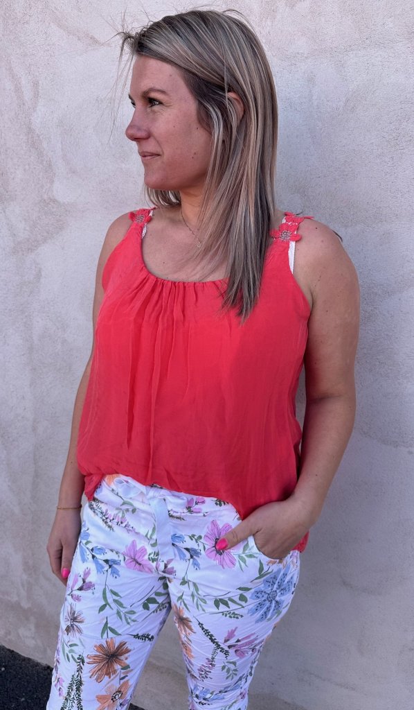 Ellen - Satinlinne - Blommor - Korall - Nyhet