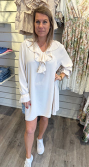 Emilie- Tunika med volang- Beige