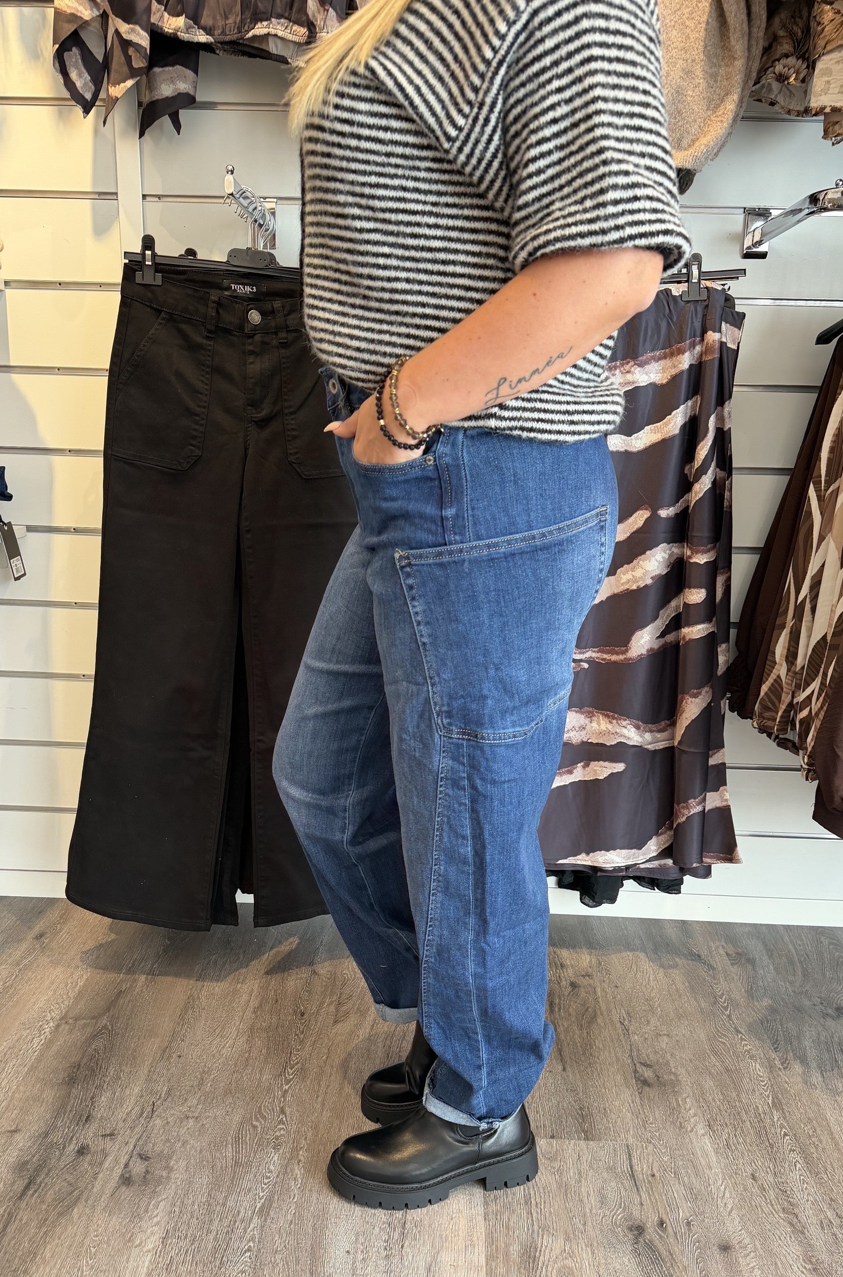 Fanny barreljeans mörk denim