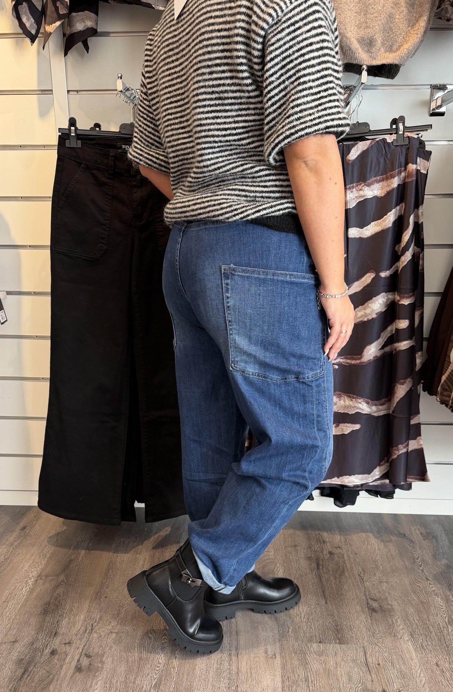 Fanny barreljeans mörk denim