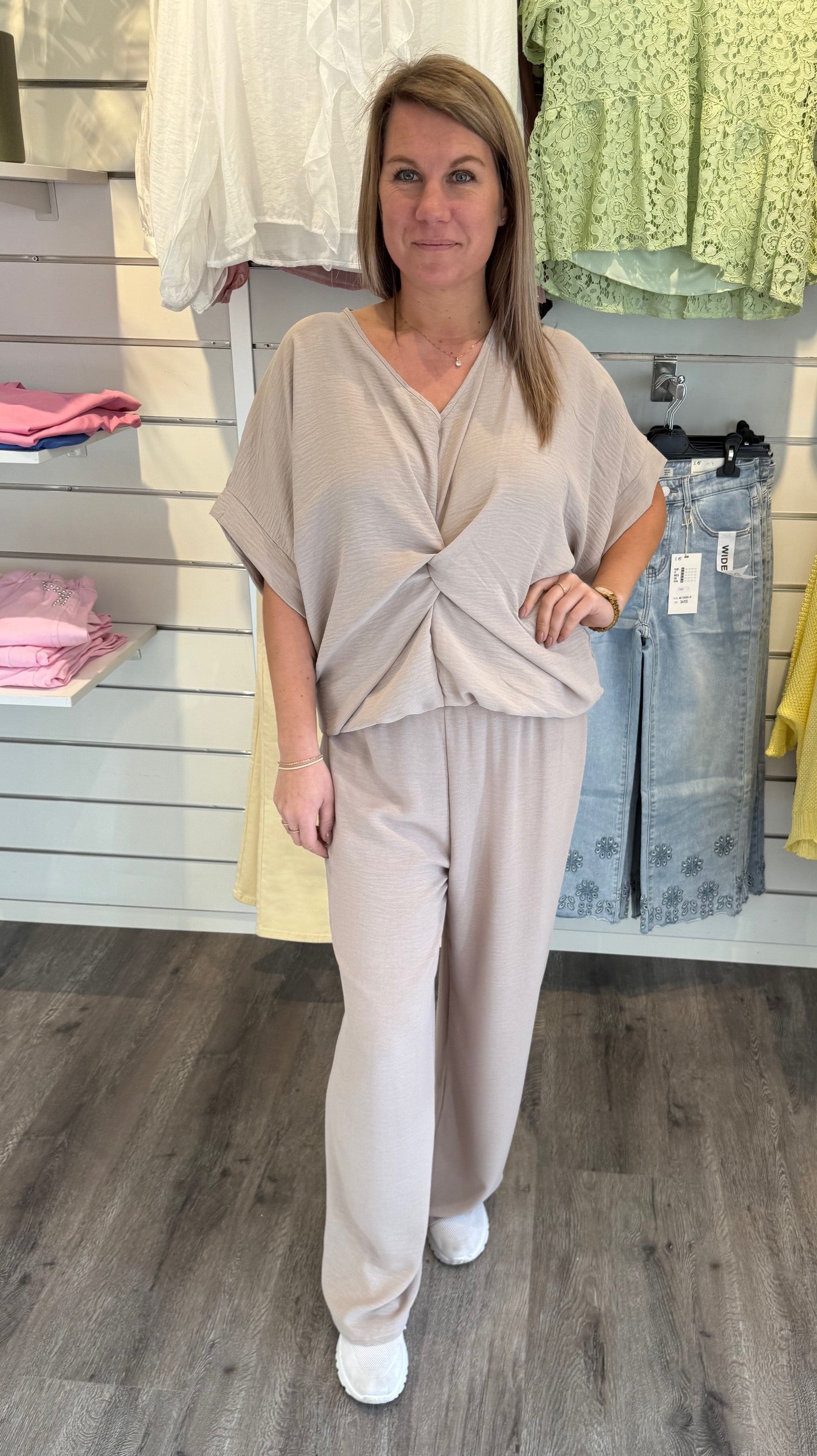 Freja - Topp med knyt - Beige - Nyhet