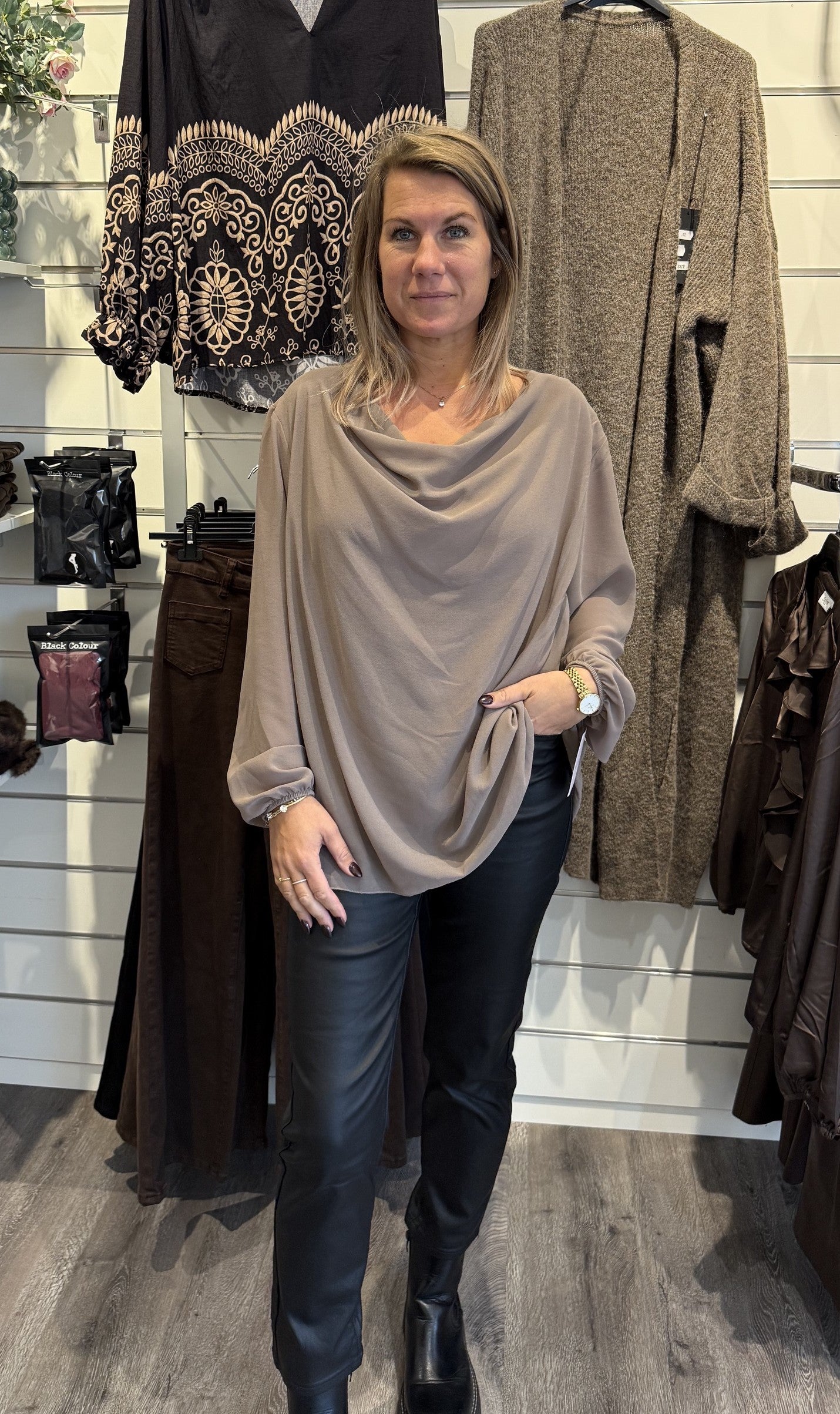 Frida Blus Taupe
