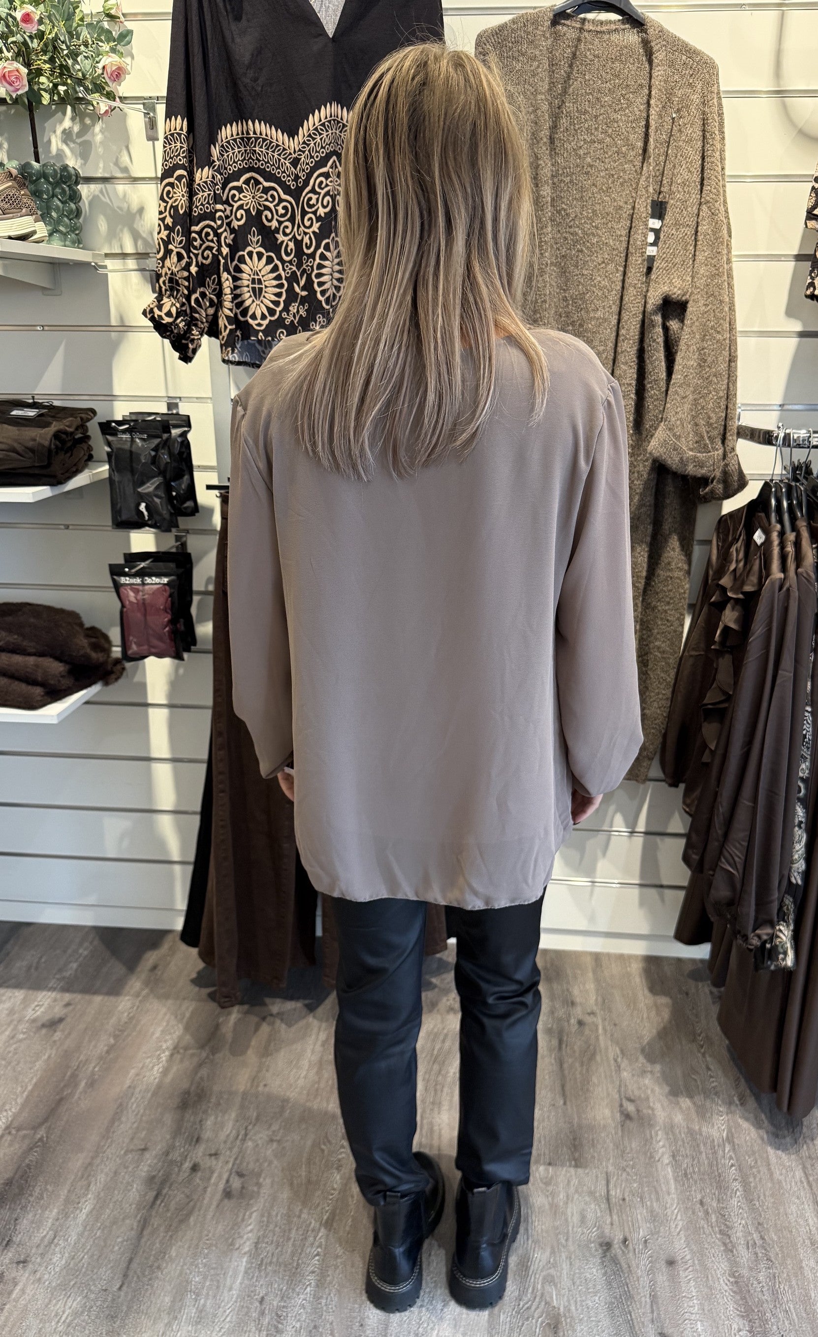 Frida Blus Taupe