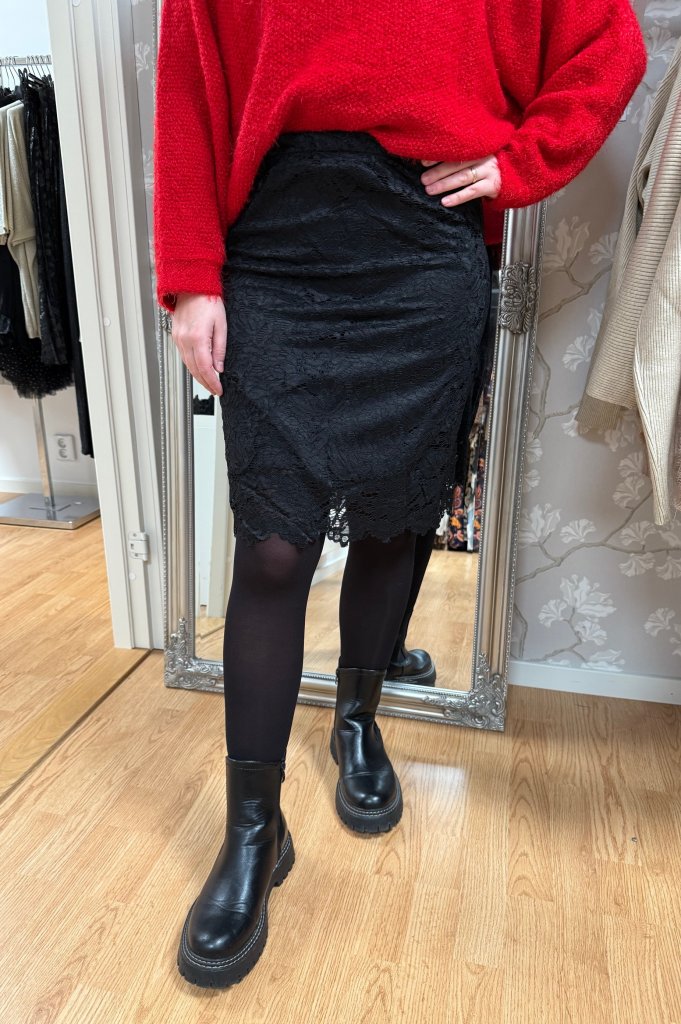 Geyser - Spetskjol - Svart - Nyhet