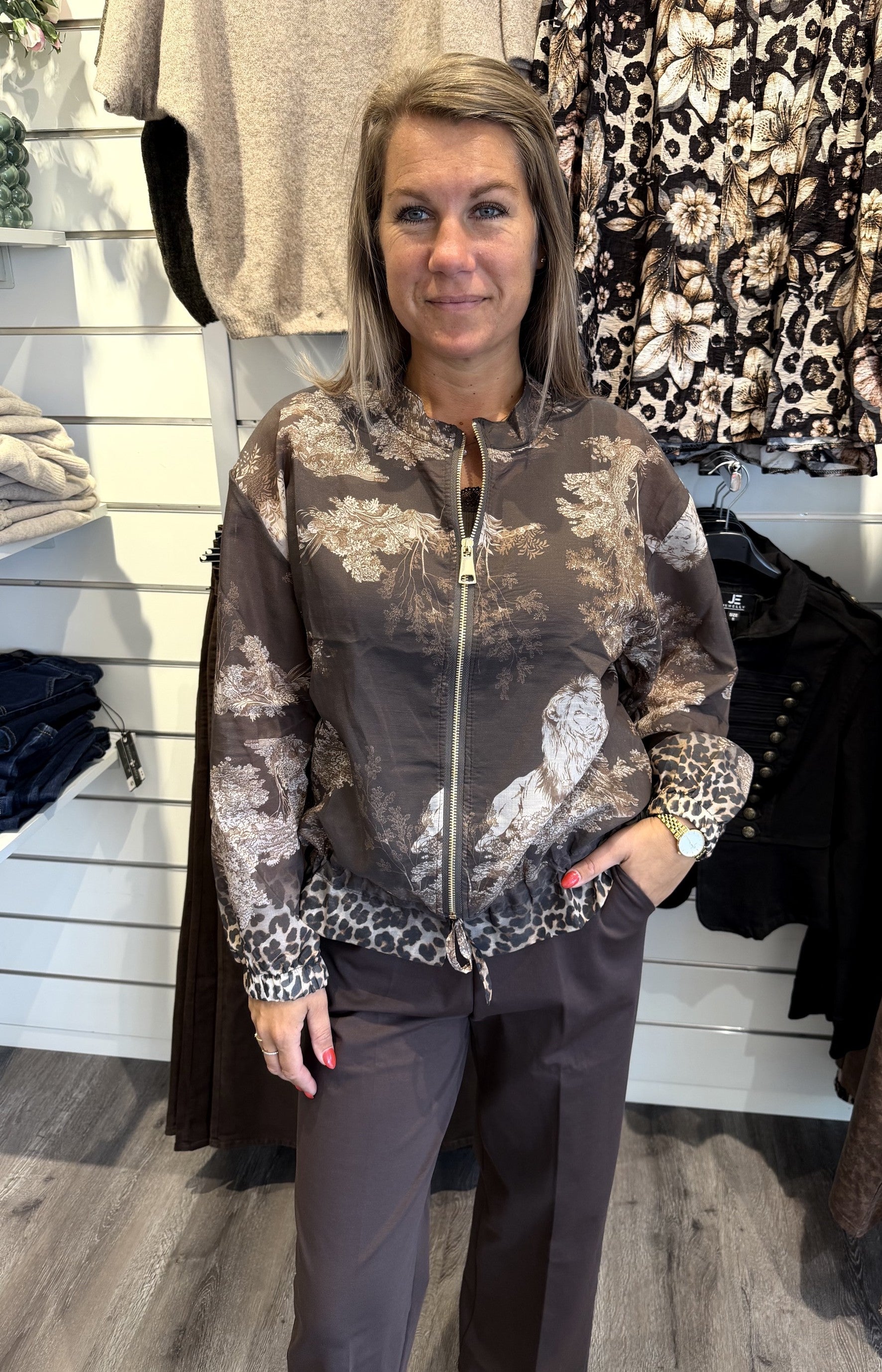 Gigi tunnare jacka med zip Choco
