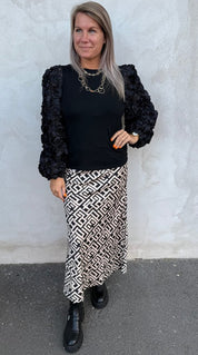 Giovanna - Satinkjol - Mönster - Svart/Beige - Nyhet