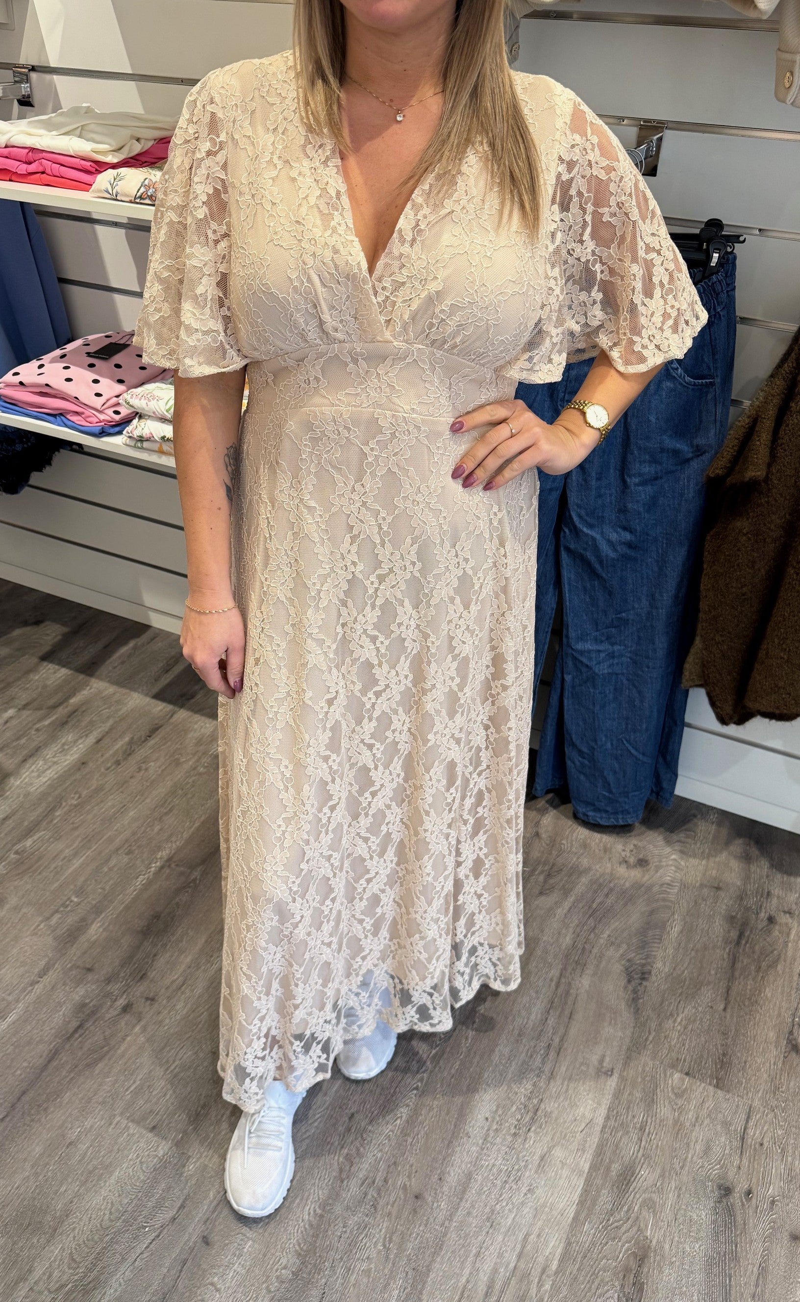 Gisela - Klänning - Spets - Beige