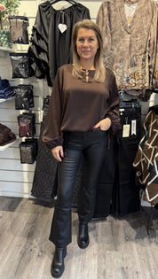 Gitt Blus med Gulddetalj Coffee