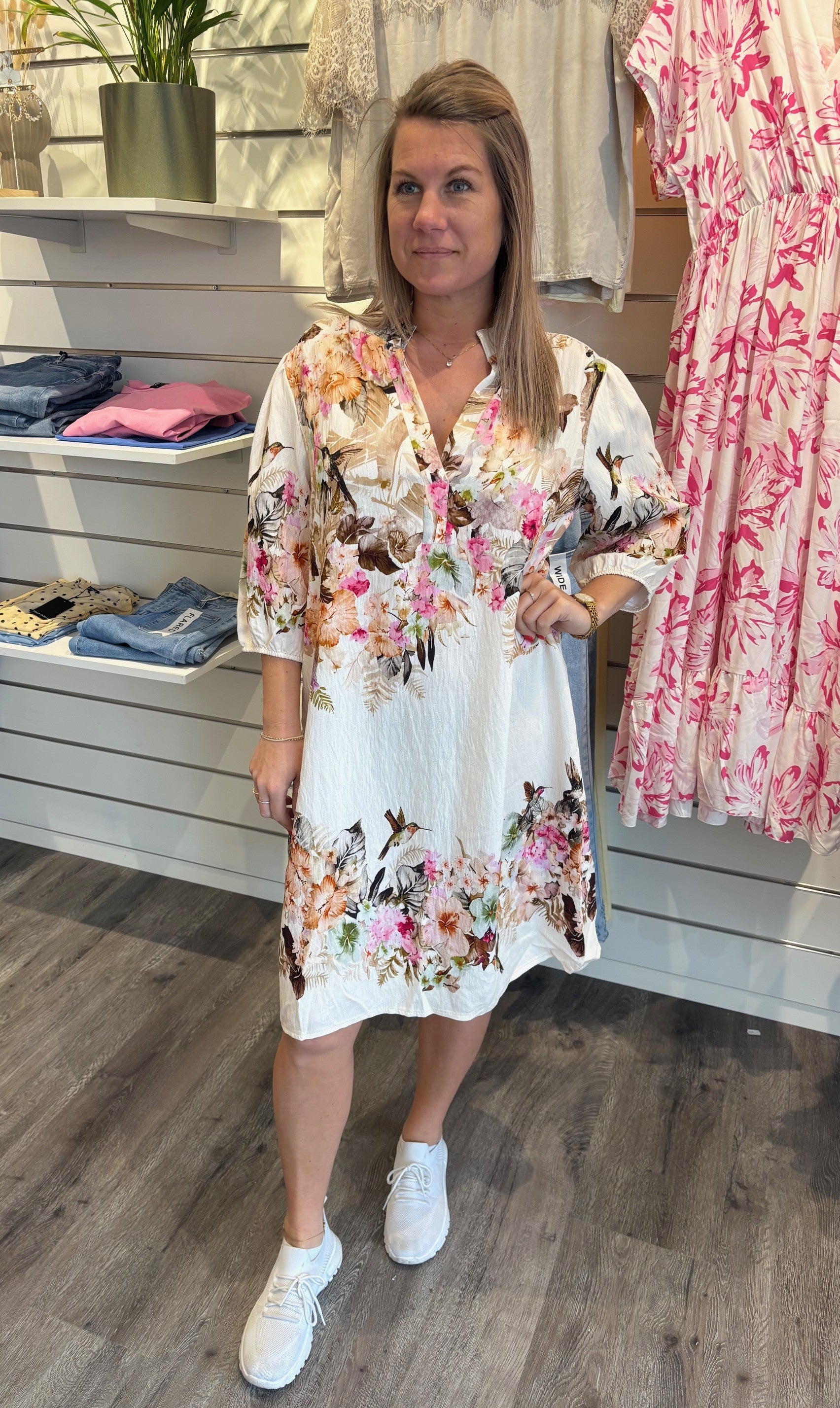 Goldie Klänning Beige