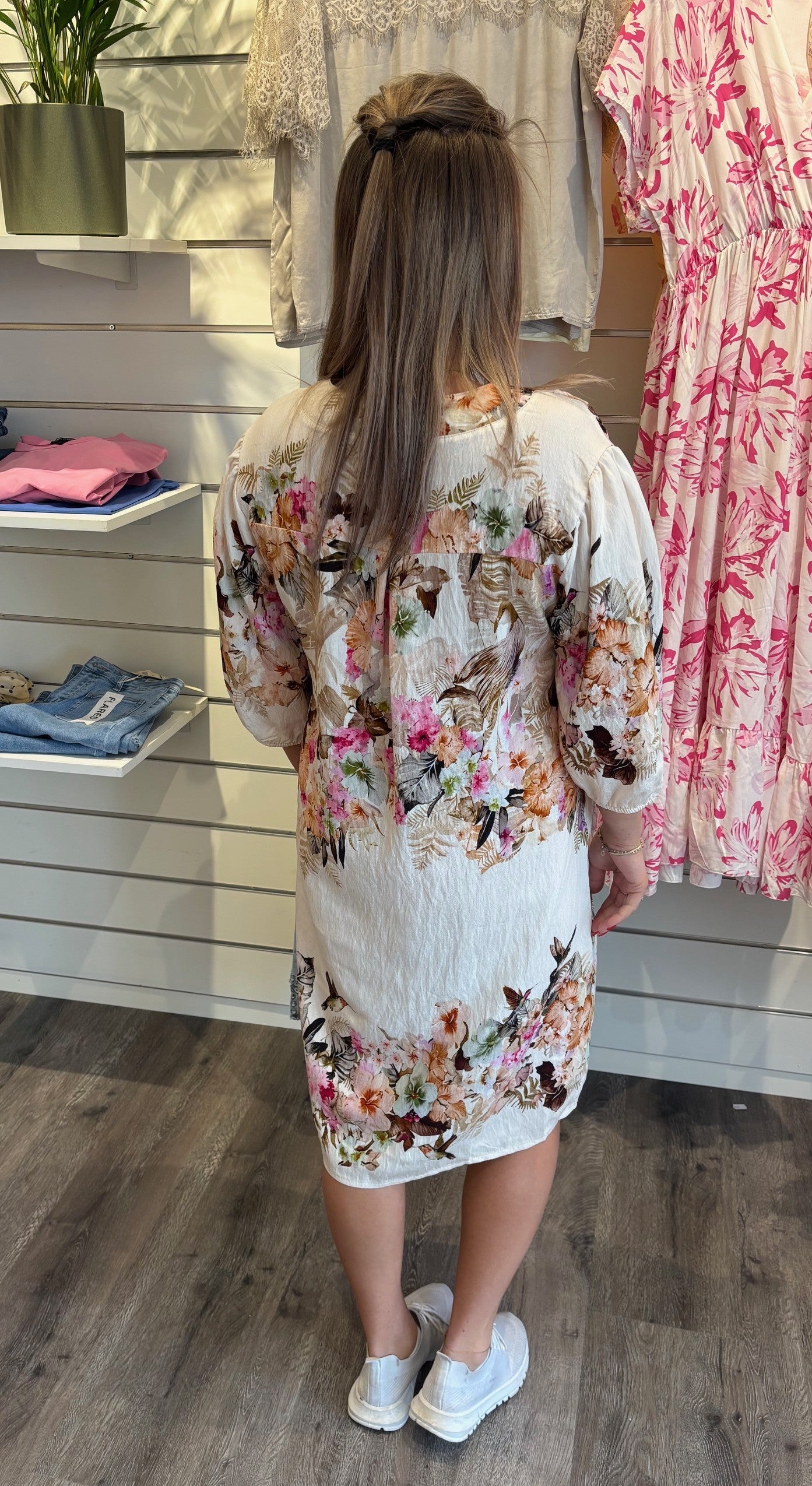 Goldie Klänning Beige