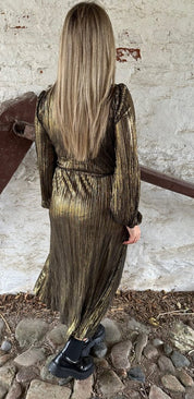 Miriam  - Klänning - Plisserad  - Guld- Nyhet