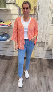 Hailey - Kort virkad Kofta - Korall