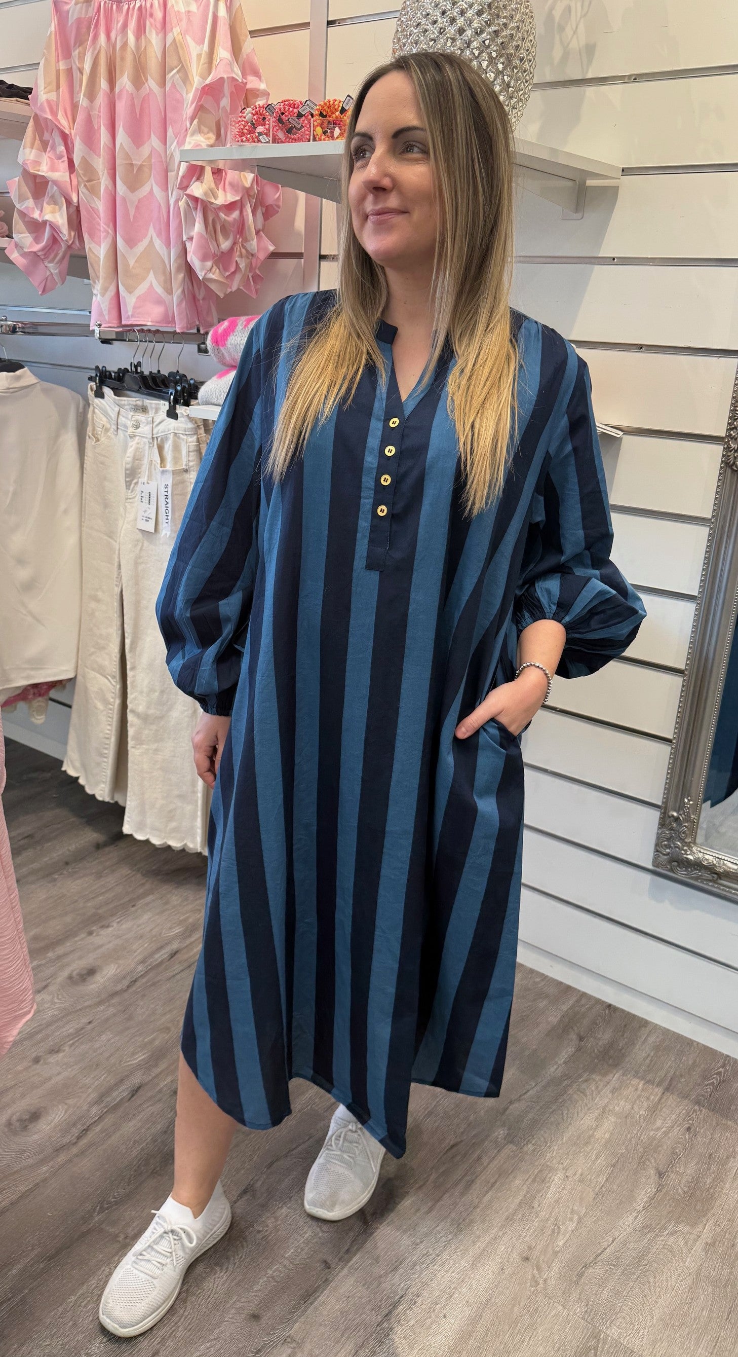 Harriet - Bomullsklänning - Randig - Blå