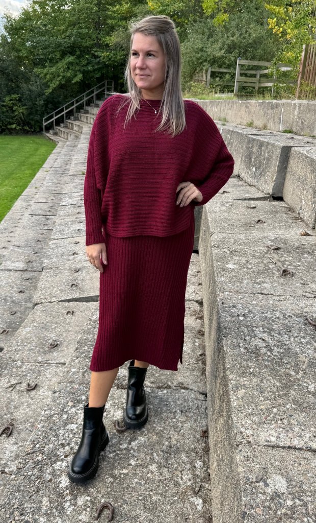 Hazel - Set Ribbad Tröja & Klänning - Bordo- Nyhet