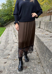 BC Isabell - Satinkjol med spets - Coffee - Nyhet