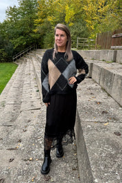 BC Isabell - Satinkjol med spets - Svart - Nyhet