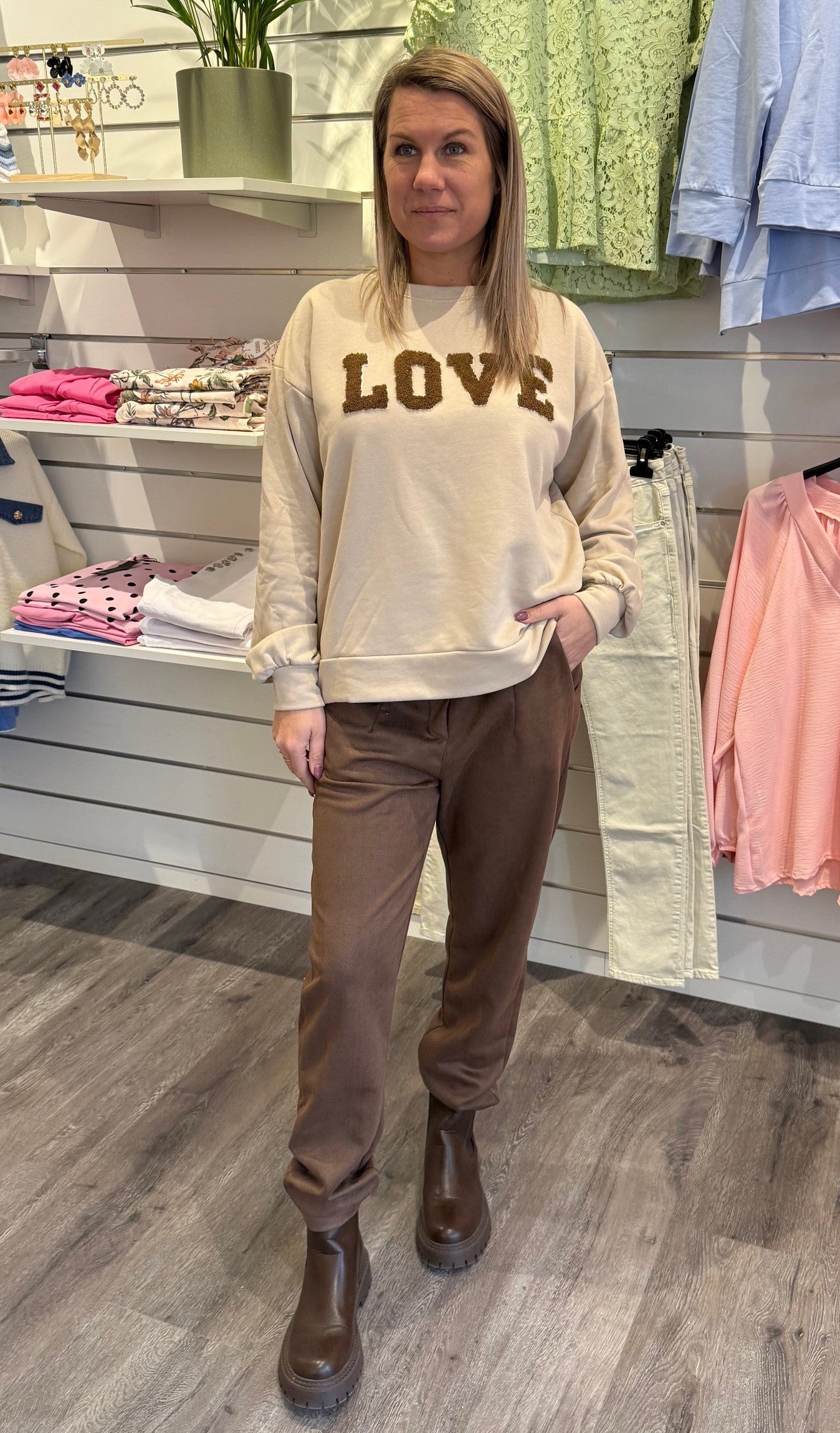 Jessa - Sweatshirt-  Love - Beige/Brun