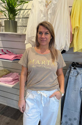 Jeanette - Tshirt - Marta - Sand- Nyhet