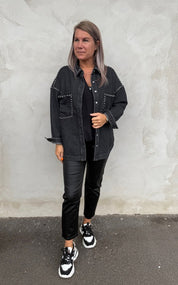 Laura- Jeansjacka - Svart - Nitar - Nyhet
