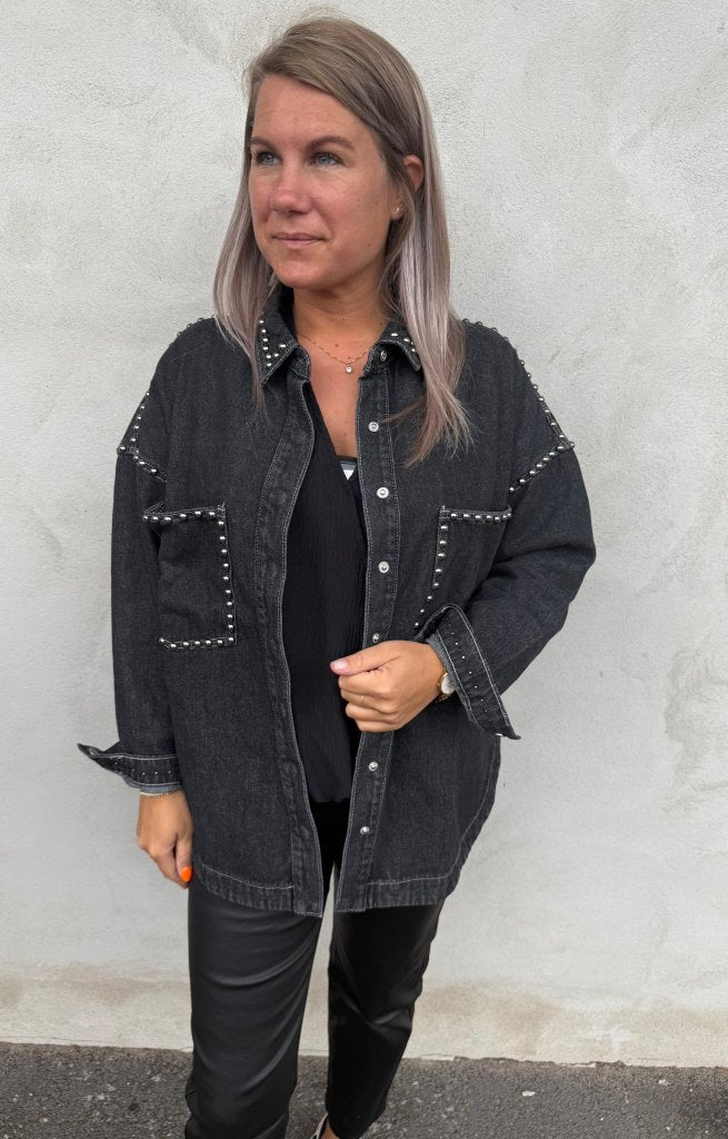 Laura- Jeansjacka - Svart - Nitar - Nyhet