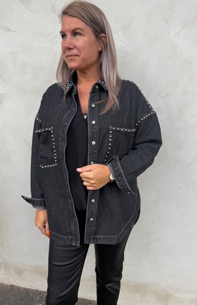 Laura- Jeansjacka - Svart - Nitar - Nyhet