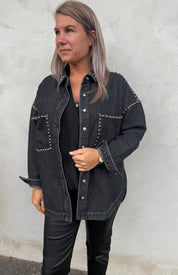 Laura- Jeansjacka - Svart - Nitar - Nyhet