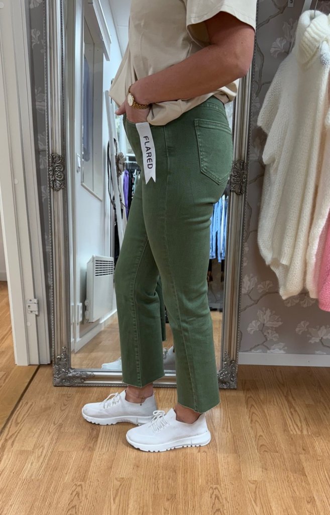 Jenna - Jeans - Flare - Khaki - Nyhet