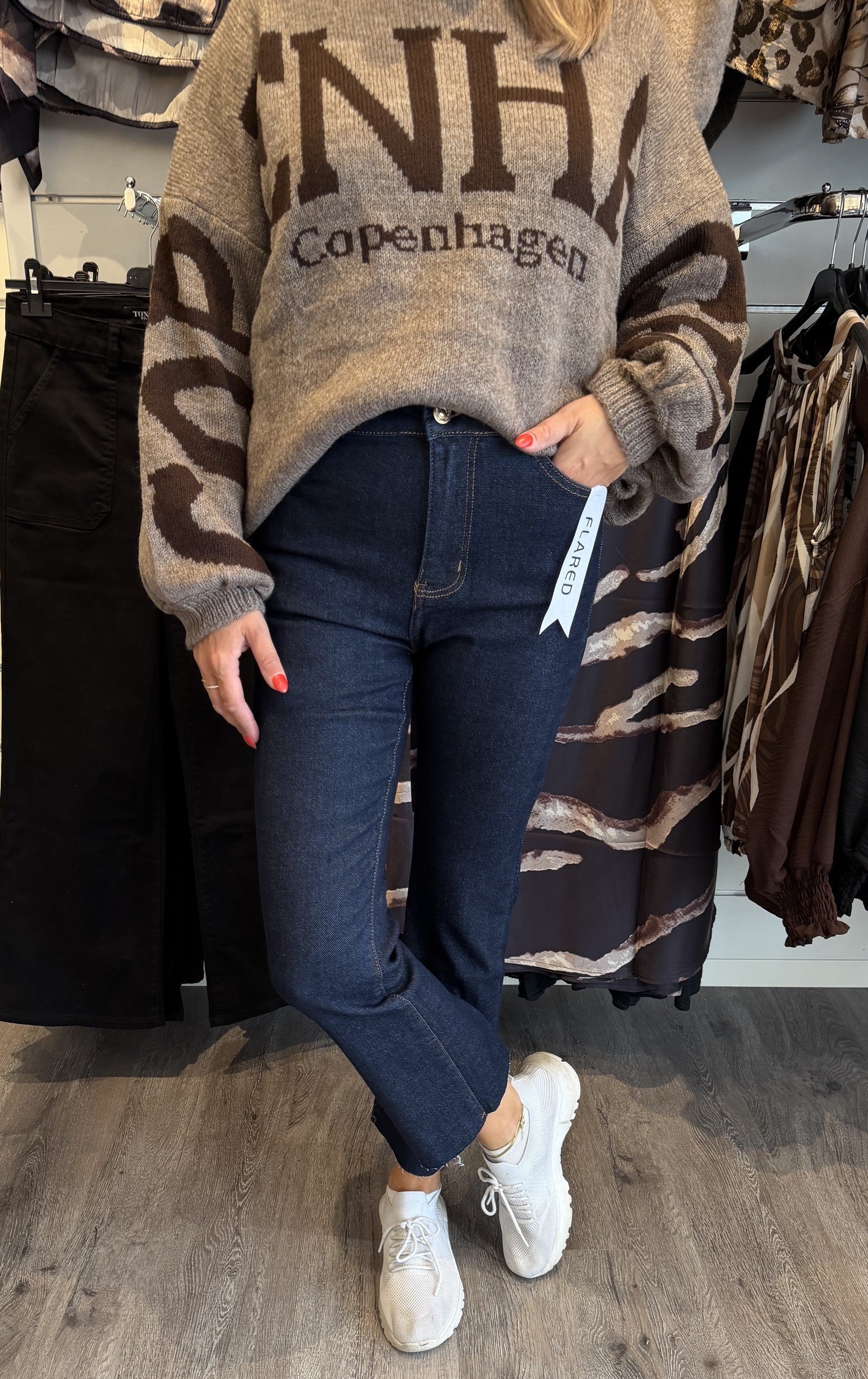 Jenna Jeans Flare Mörk denim Y6577T