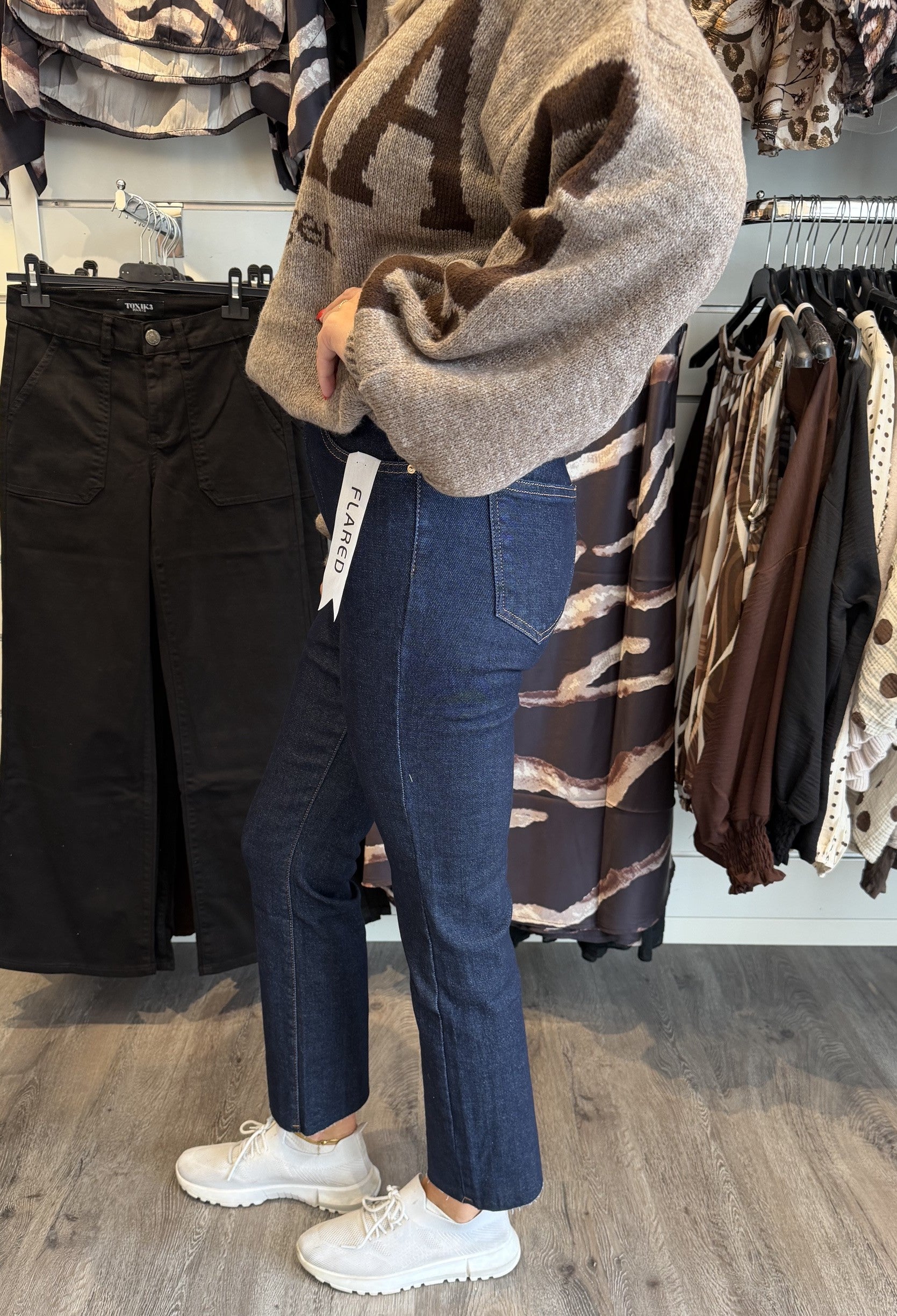 Jenna Jeans Flare Mörk denim Y6577T