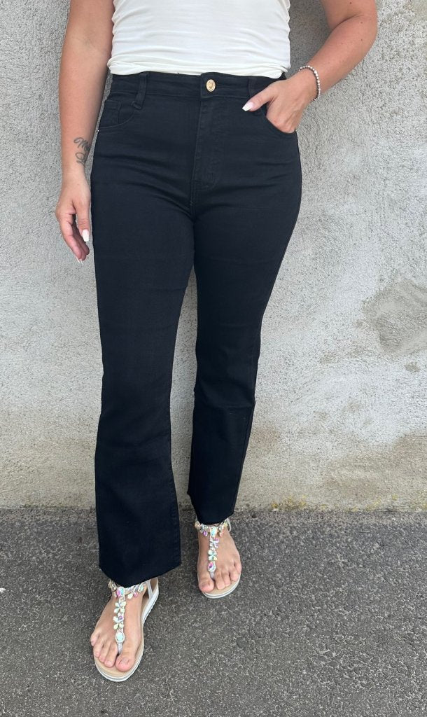 Jenna - Jeans - Flare - Svart- Nyhet