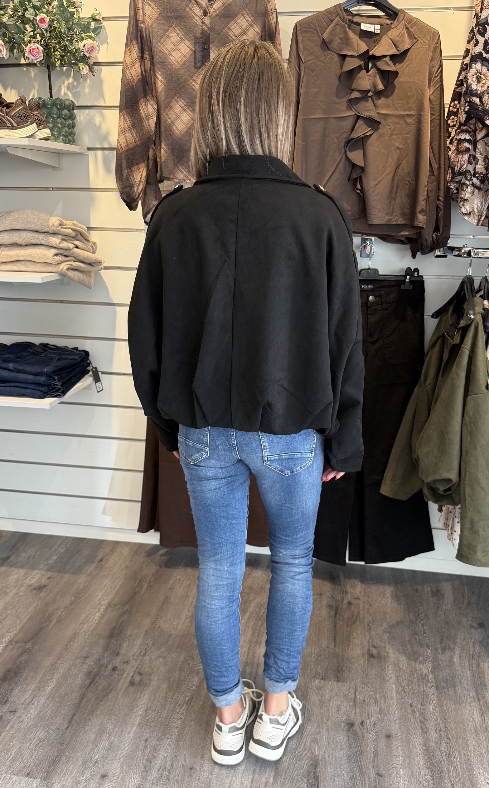 Kamelia Jacka moccaimmitation Svart