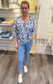 Karin-  Topp med dragkedja - Ljusblå