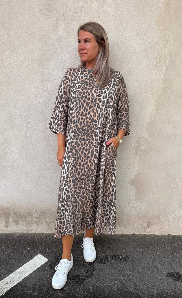 Mia- Skjortklänning - Leopard- Svart/Beige/Brun- Nyhet