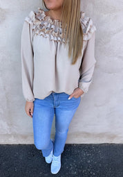 Lexi - Topp med krås  -Beige- Nyhet