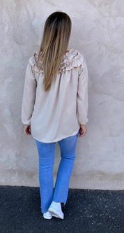 Lexi - Topp med krås  -Beige- Nyhet