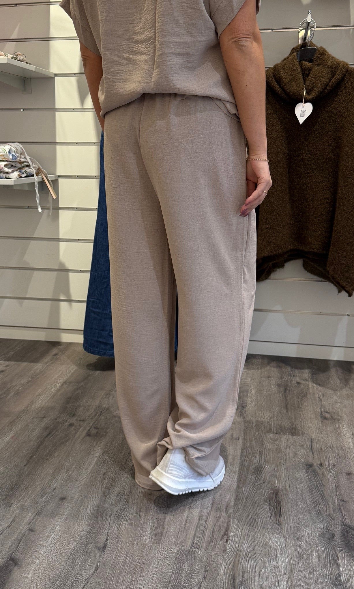 Lilly - Byxa med resår - Beige