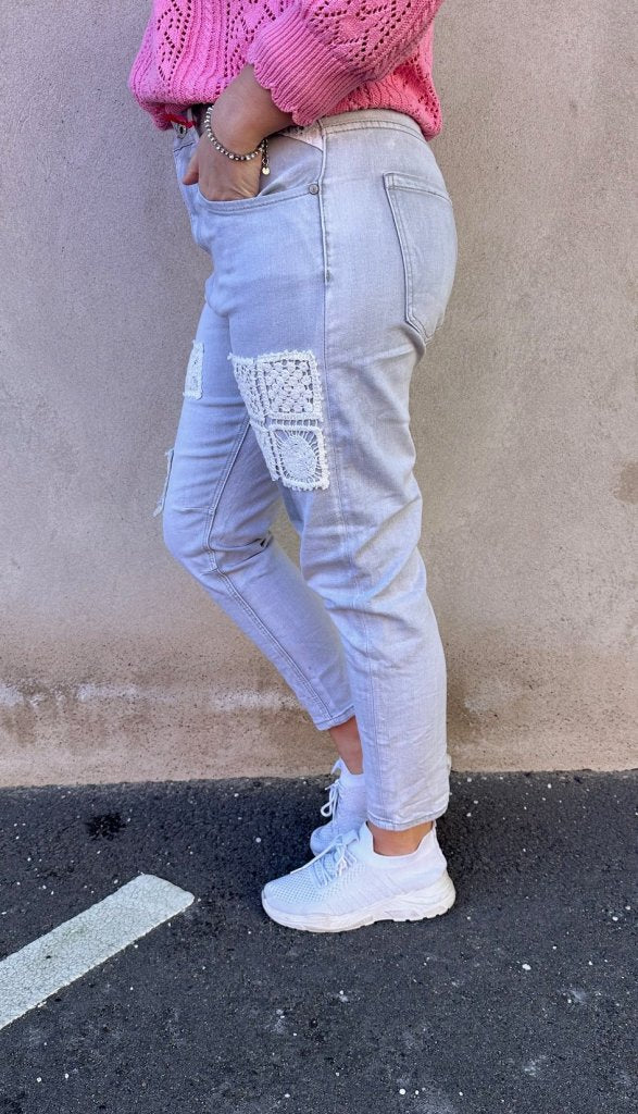 Lily - Jeans - Lappar/Brodyr - Grå - Nyhet