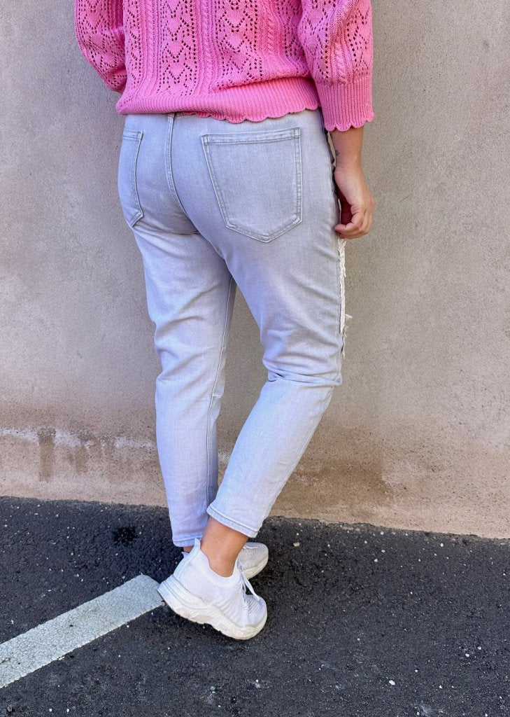 Lily - Jeans - Lappar/Brodyr - Grå - Nyhet