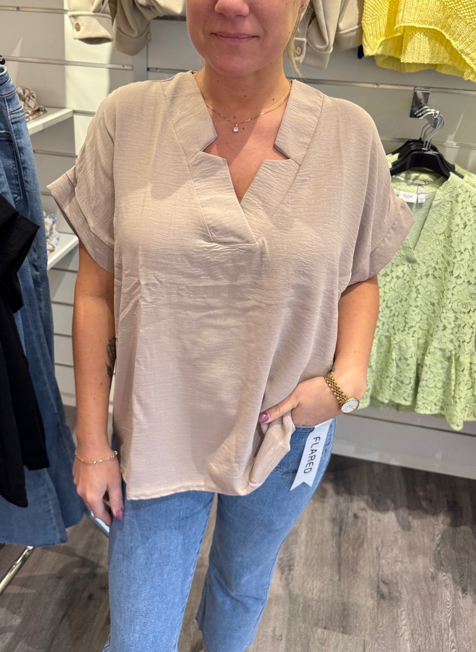 Lilly - V-ringad topp - Beige