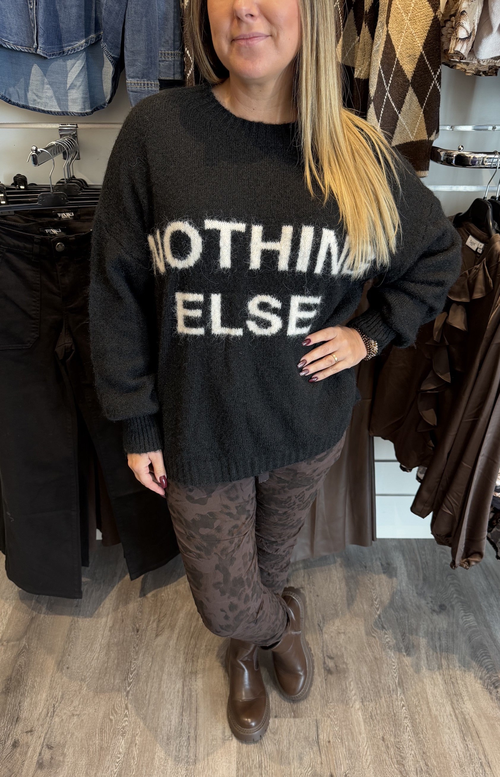 Liria Stickad tröja Svart