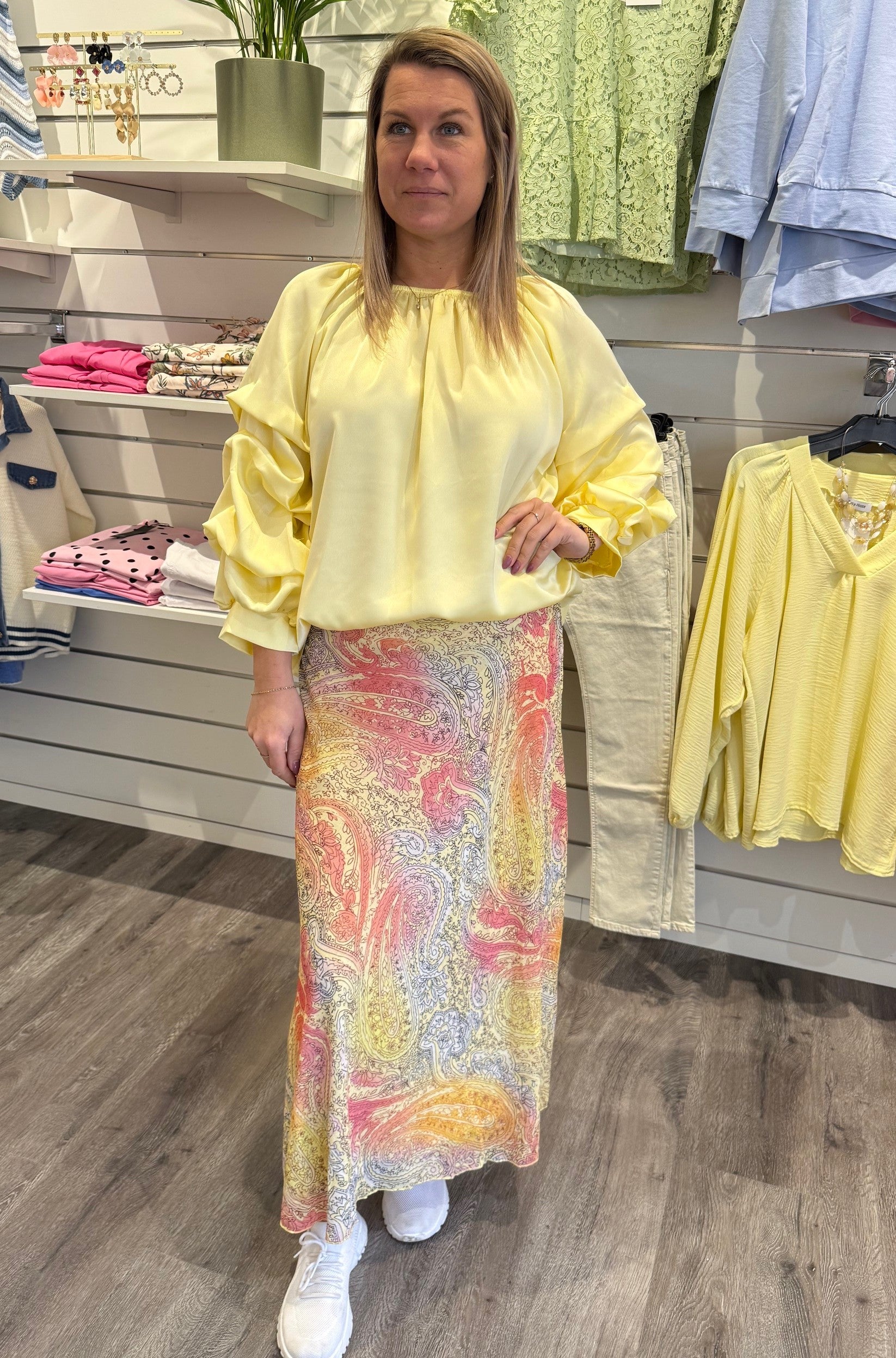 Liva - Paisleymönstrad kjol - Gul