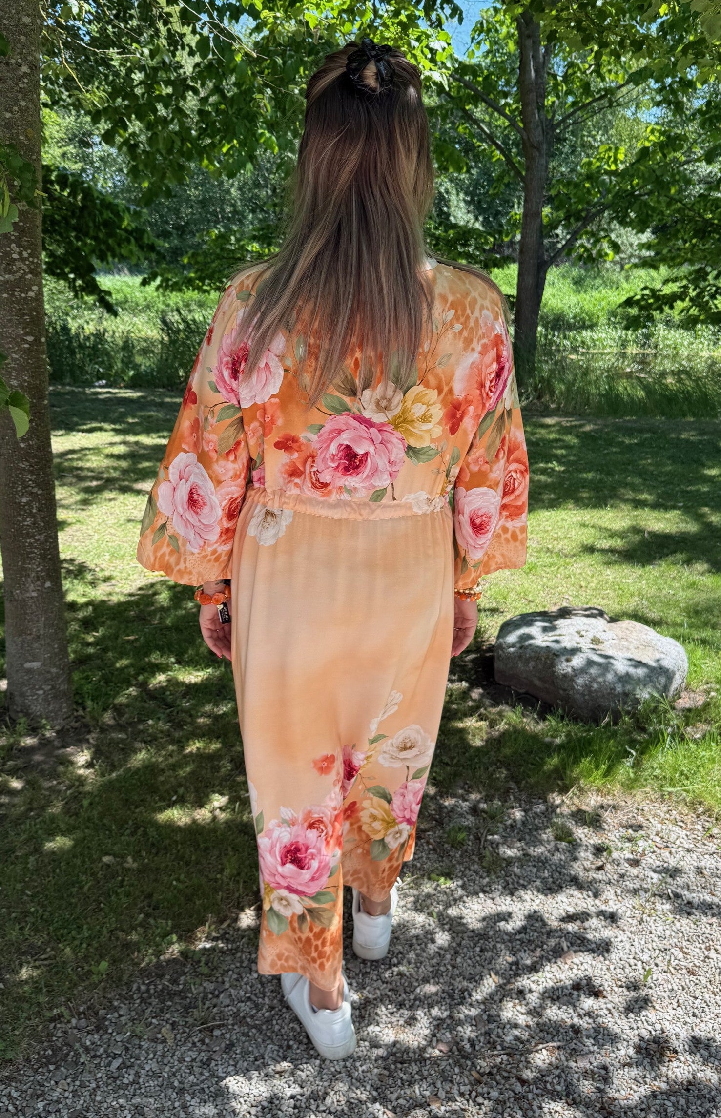 Livia maxiklänning blommig orange