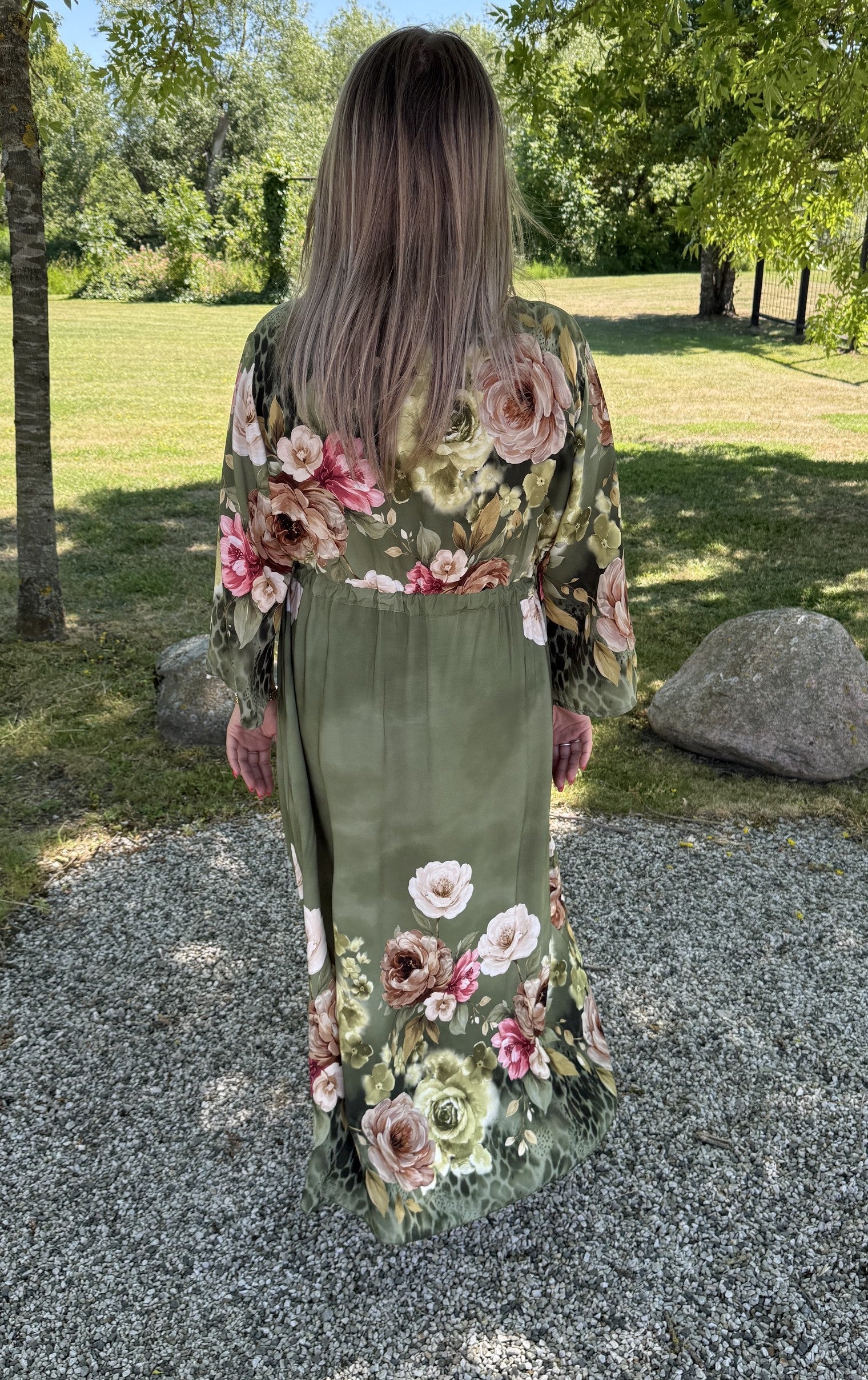 Livia maxiklänning blommig Khaki