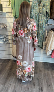 Livia maxiklänning blommig taupe
