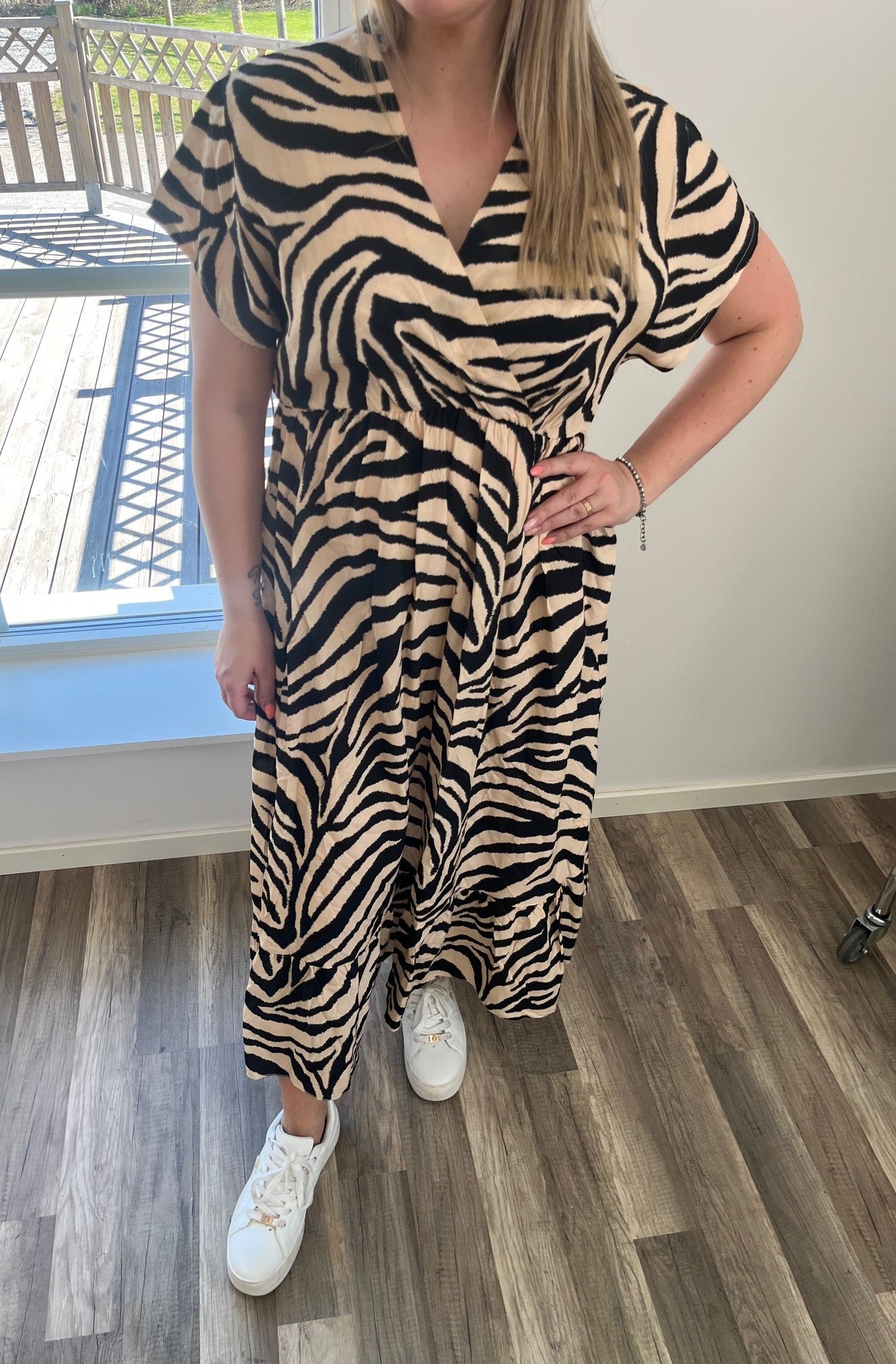 Lizette Klänning Zebra Beige