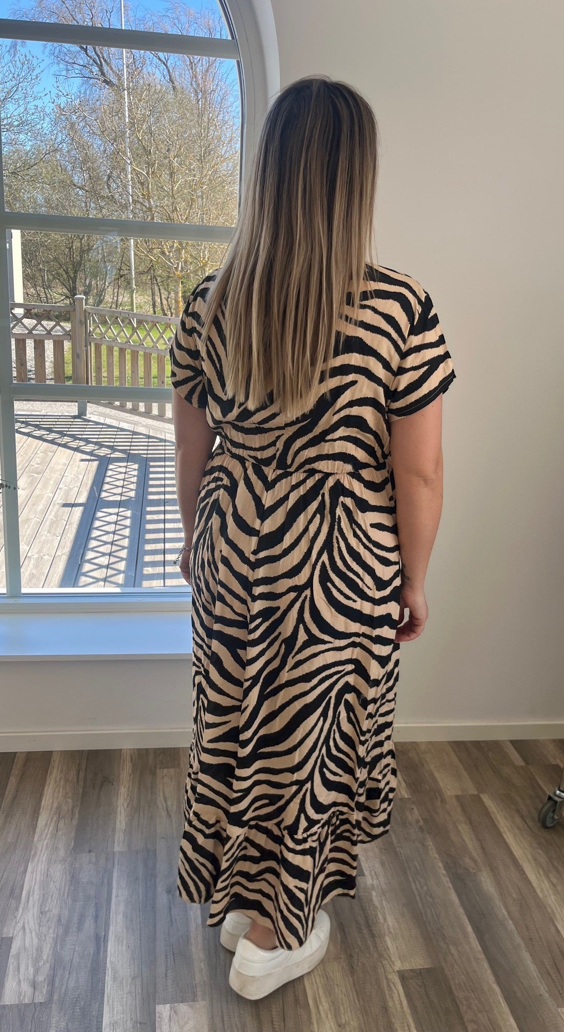 Lizette Klänning Zebra Beige