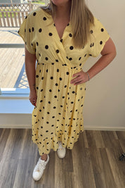 Lizette Klänning Prickar Gul