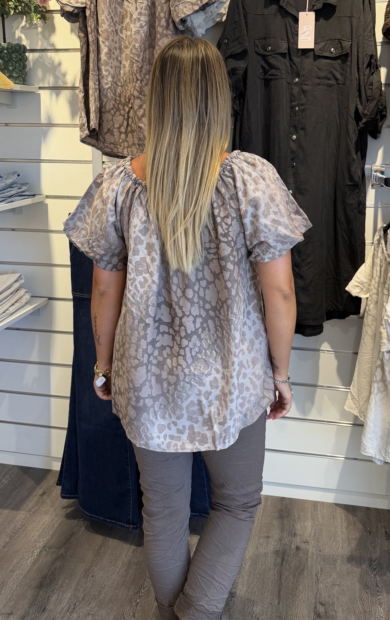 Luciana Topp 26136 Leo Fango